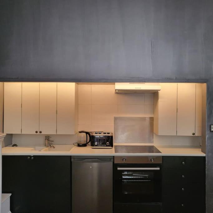 5 Luxury Spacious Loft - Prime Location - Comfortable Bed & Sofa Μπράιτον Εξωτερικό φωτογραφία