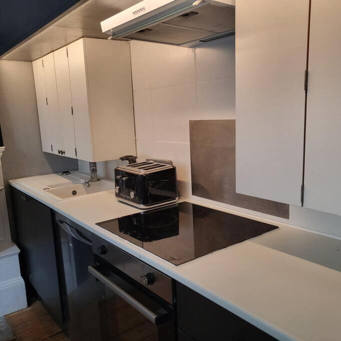 5 Luxury Spacious Loft - Prime Location - Comfortable Bed & Sofa Μπράιτον Εξωτερικό φωτογραφία